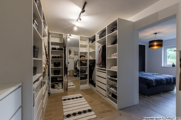 Ankleide vor Schlafzimmer