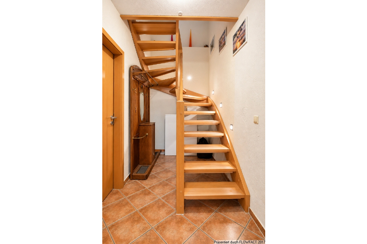 Interne Treppe zum Obergeschoß Vorderhaus