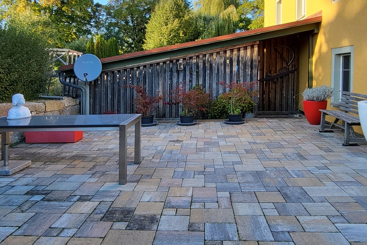 Sitzplatz vor der Sauna