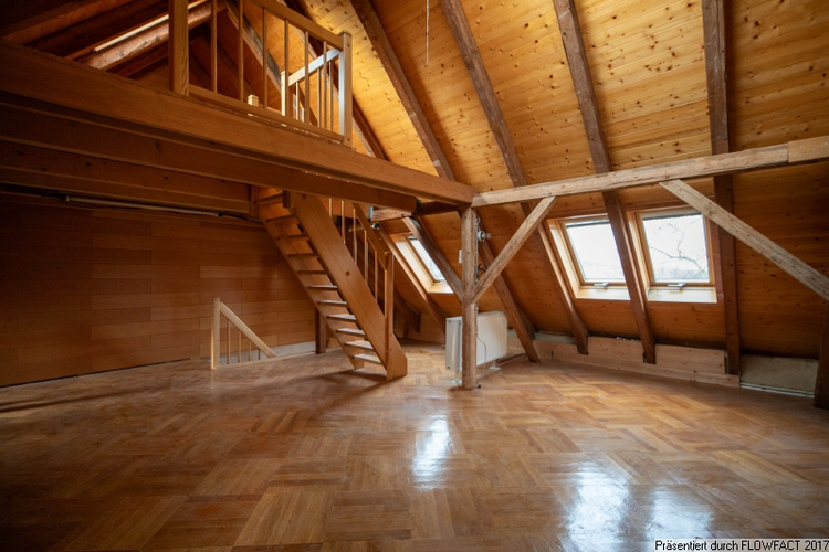 Doppelhaush&auml;lfte in ruhiger Lage