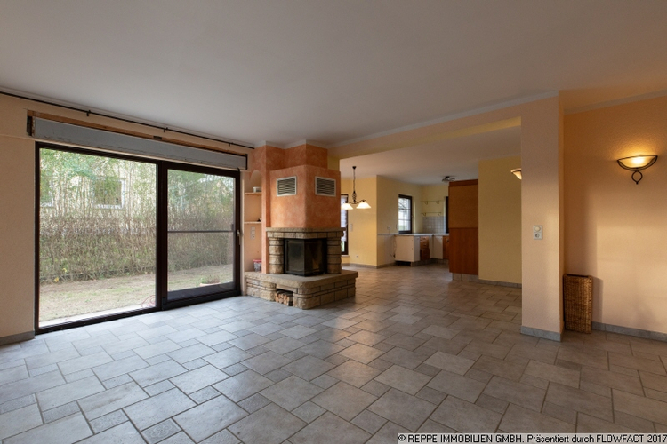 Wohnzimmer mit Kamin