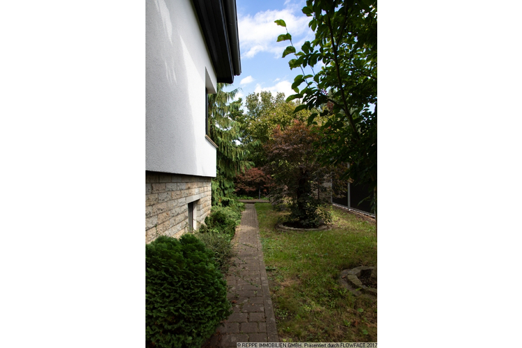 Weg vom Garten zum Hof