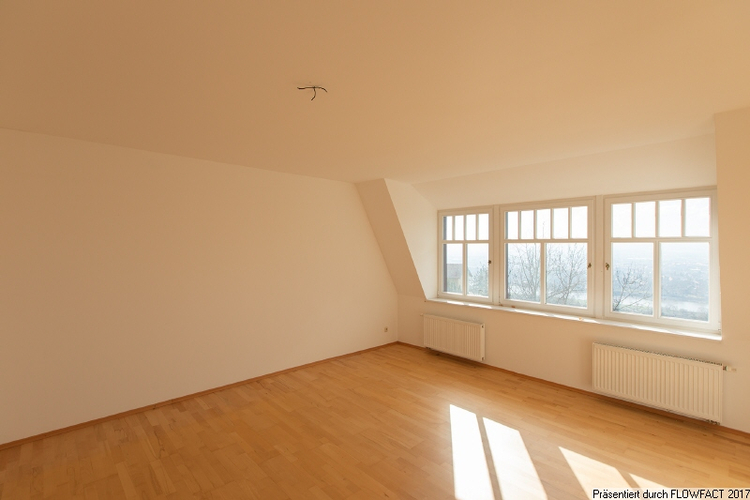 Zimmer Mitte Dachgeschoß