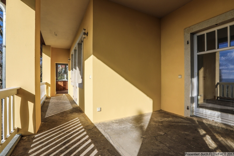 überdachte Terrasse