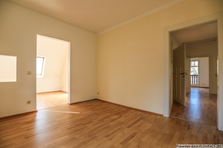 Zimmer links  Obergeschoß