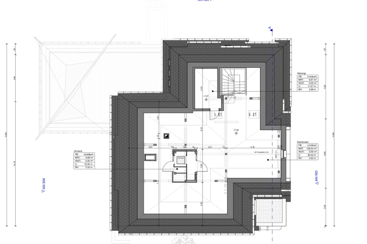Dachboden mit Turmuhr
