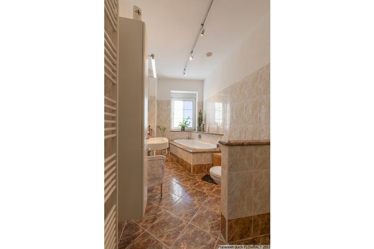 Bad Vorderhaus Obergeschoß