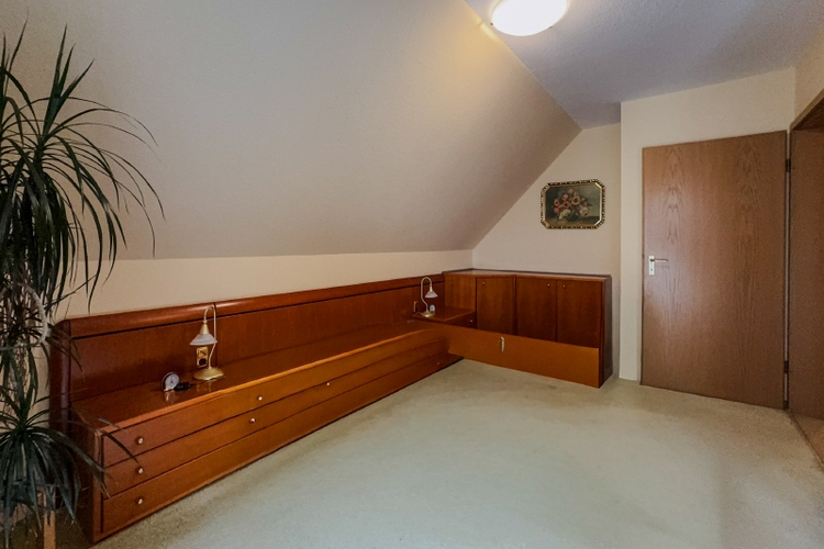 Zimmer Dachgeschoss rechts