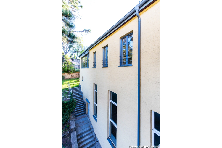 Westansicht Saalanbau mit Loftfenster